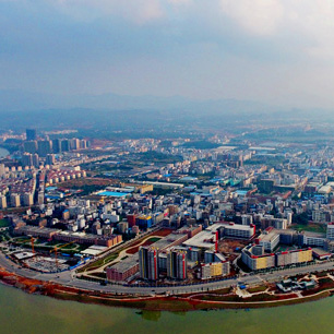 �����d�ڽ������dԇ�^�lչ���wҎ�����@��ԇ�^���w������d�����ڶ����h���У������˿ڼs230�f����̽��һ�l�����υ^���F�������d����·��