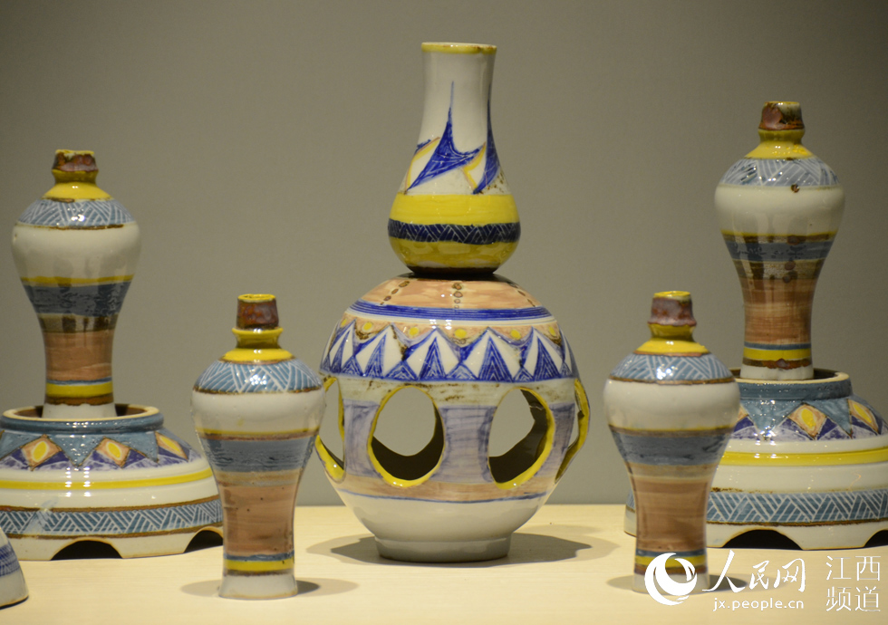 ����W�մ�ˇ�g�^��չ�����մ�ˇ�g��Ʒ