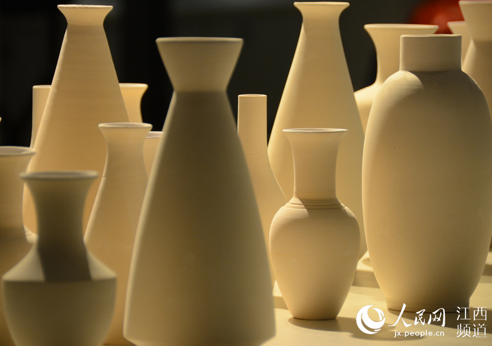 ����W�մ�ˇ�g�^��չ�����մ�ˇ�g��Ʒ