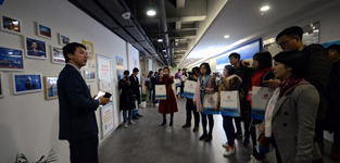 AR���g׌ý�wӛ�ߺ;W�j��V���_�۽�����W�ϲ�11��10��늣��غ������r�꣩����ֻҪ���_�֙C���App������Ƭһ�����@����Ƭ��׃��ҕ�l����Ƭ������˾��ܡ����������10�������ӡ������Ї� �����ǻۡ�2017��ý�w�����еĽ�30��ý�wӛ�߼��W�j��V���Ї��ϲ�VR�������ăȽ���ʡӳ�пƼ����޹�˾���^�r������Ԕ����