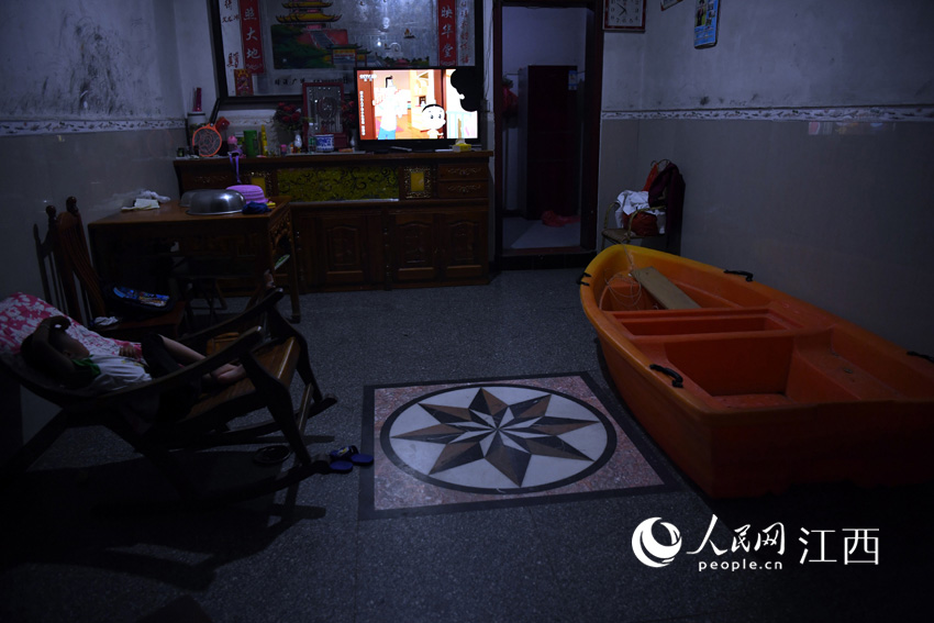 һλС���������ړu���Ͽ��ҕ���͏d�����һ��С����������W �r��/�z��