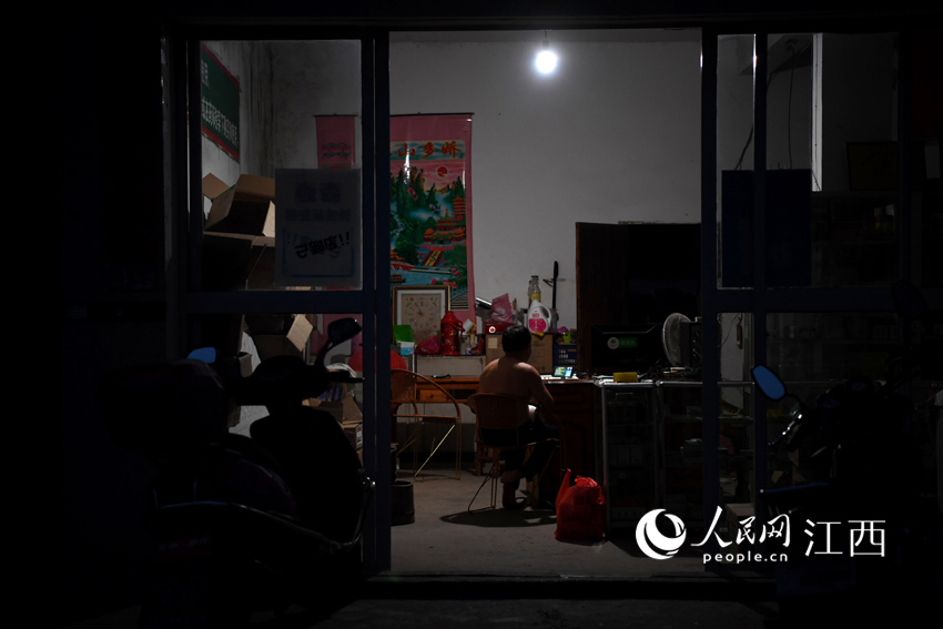 ͨ�����һ���������ڼ��п͏dͨ�^�֙C���ҕ����������W �r��/�z��