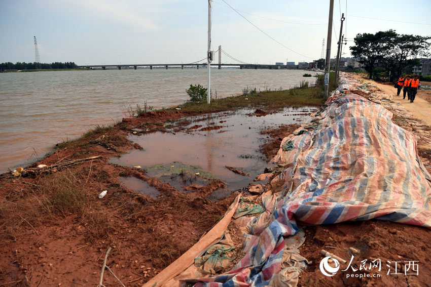 18�����猍�ĺ��Ǵ�򸽽��Ĳ���ˮ��ˮλ�����Կ���ˮλ���@�½���������W �r��/�z��