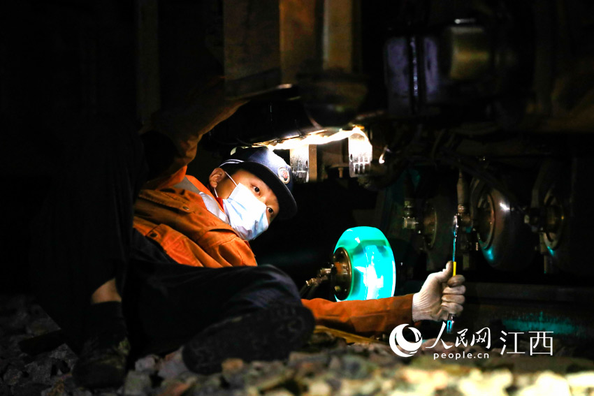 1��28��ҹ�g�������ϳ������F̽����܇���˸��Q̽��݆����̽�����ʂ��������� �z��