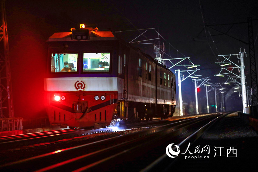 1��29���賿�������ϳ����܉̽����܇�ھ�·���M��̽�����I�������� �z��