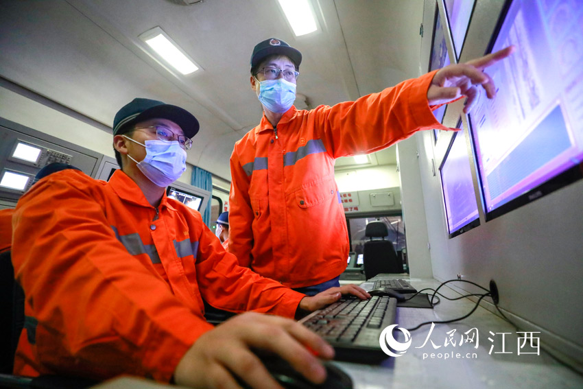 1��28��ҹ�g�������ϳ������I�ˆT�ںˌ�̽�������������� �z��