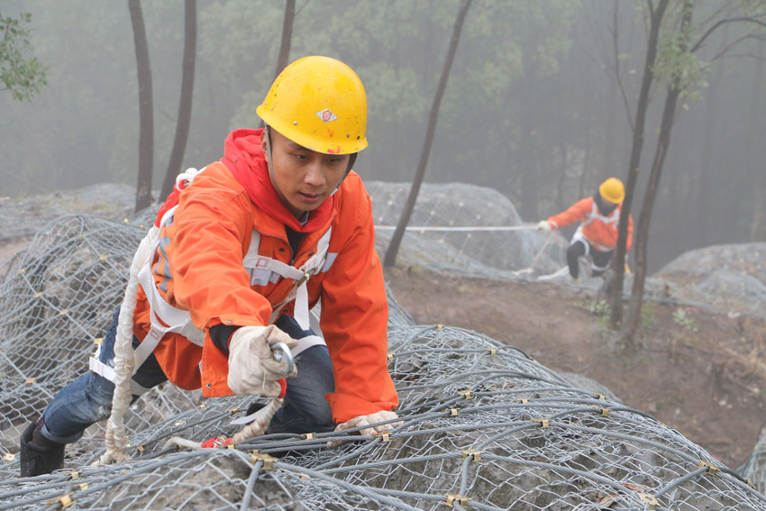 �D�����I�ˆT���r���p�۰�ȫ���Ғ����Ϸ����mλ�����Դ_���z����������ȫ������ϣ �z��