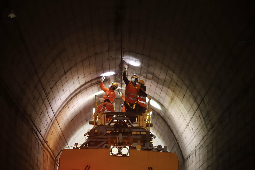 ���I�ˆT����܉��܇���Iƽ�_���ڰ����@Щ������t�������\�������ֵ���������Ф혽� �z��