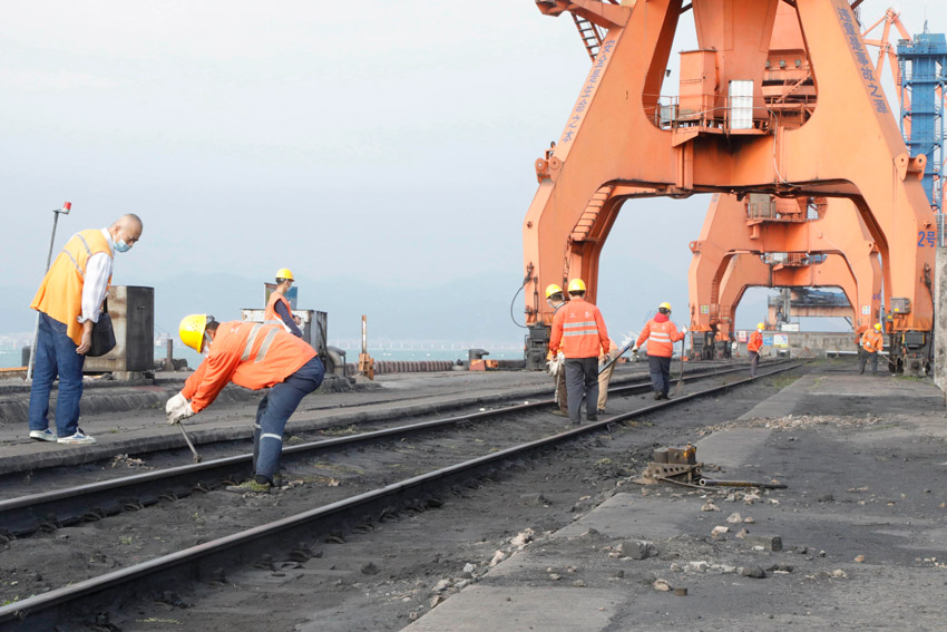 ���F���r���ն����ڌ���·�M�б��B���������A �z��