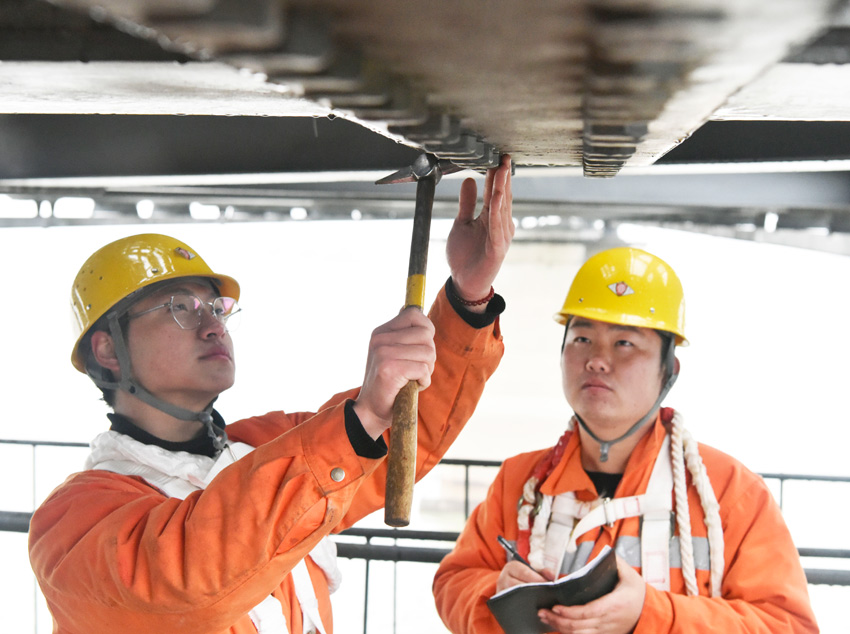 ���ú�·���B�޹��^������z����˨��B���󣩹��L�h�R��ӛ䛔������ң��������� �z��