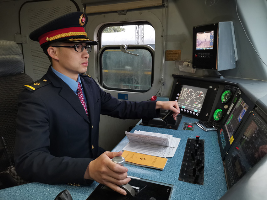 ��܇˾�C���ڲٿv�C܇���������i �z��