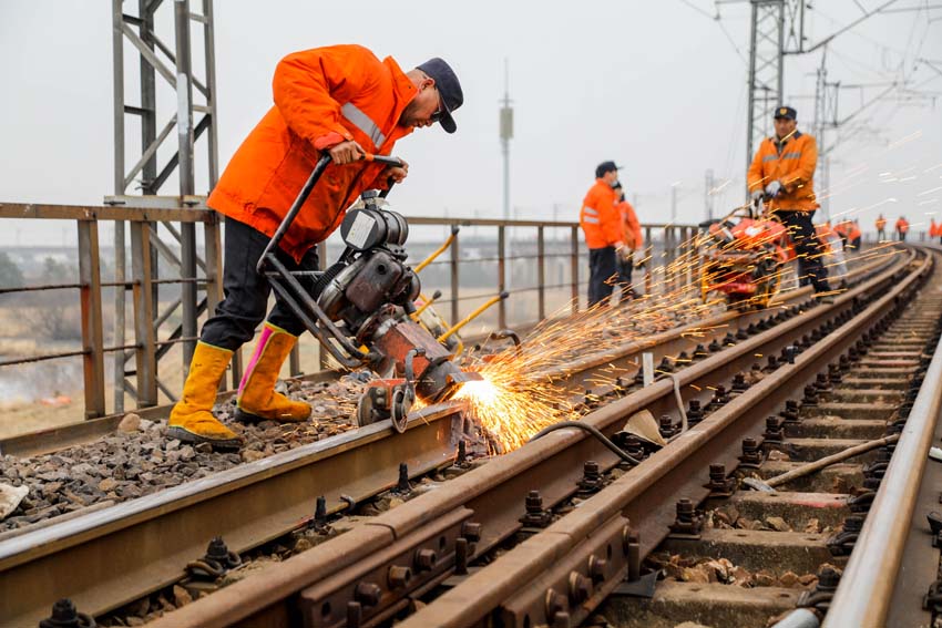 ���˴_����·��ƽ��������I�ˆT���܉���^�M�д�ĥ̎�������� �z