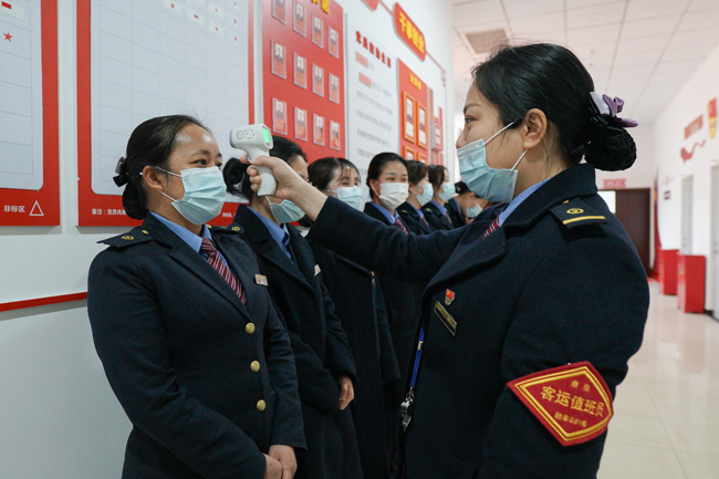 ���������������ǰ�y�������w  �z