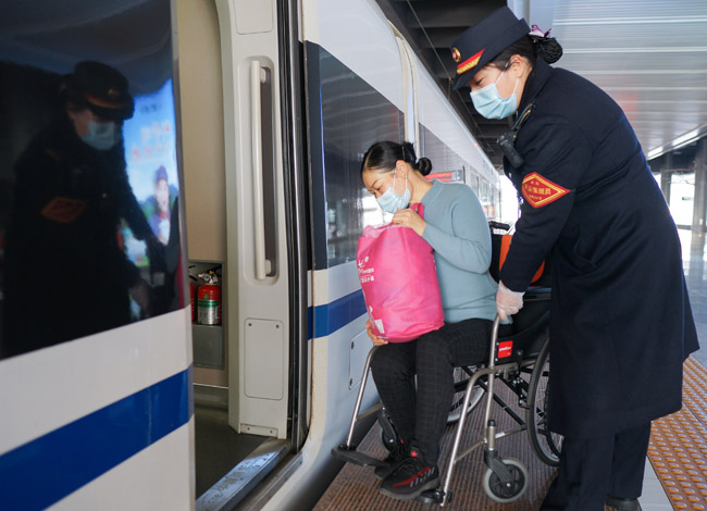 ���׎����ÿ���ǰ��վ��܇�����w �z