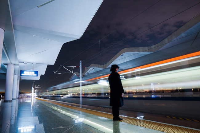 �������ͳ��M����վ���һ�˸��F�����w �z