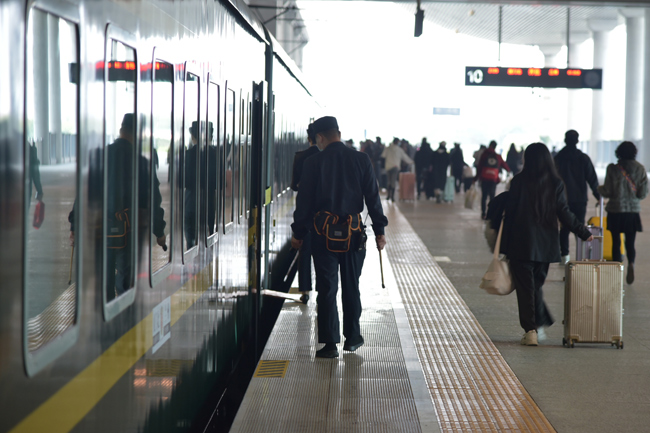 �ſ�֮���������h�_ʼʼ�l���I����־�� �z