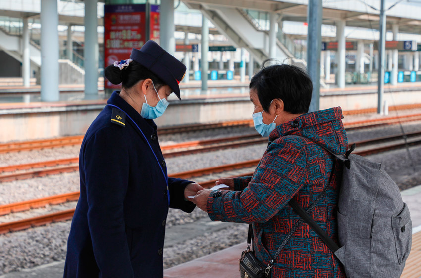 �ڷ��̳�܇�ĕr�����ÿ͕��Ҳ�����܇λ�������\ֵ���T����Ƽ�����ÿͲ鿴��܇��Ϣ���������� �z��