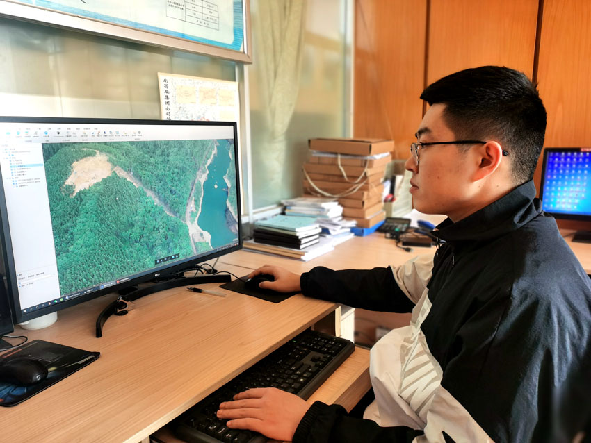 ͨ�^�o�˙C������Ƭ�M��3D�ؽ�ģ��߀ԭ����ԭò�� ������ �z