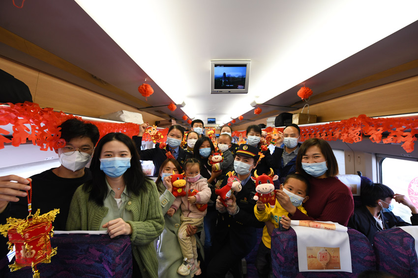 2��24�������ϲ����\��ֵ�˵�D6254����܇�����˄��ˆT�c�ÿ�һͬ�[Ԫ����������� �z��