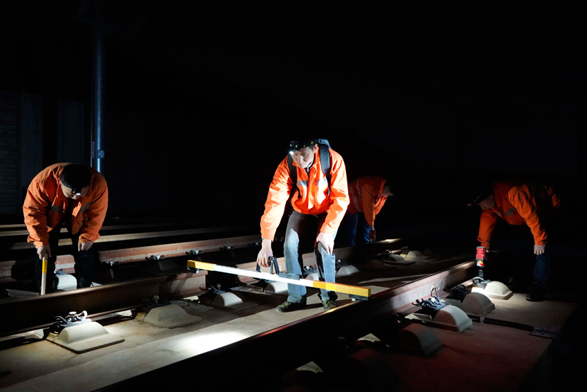 ���I�ˆT���M�о�·�{�������S�P�� �z��