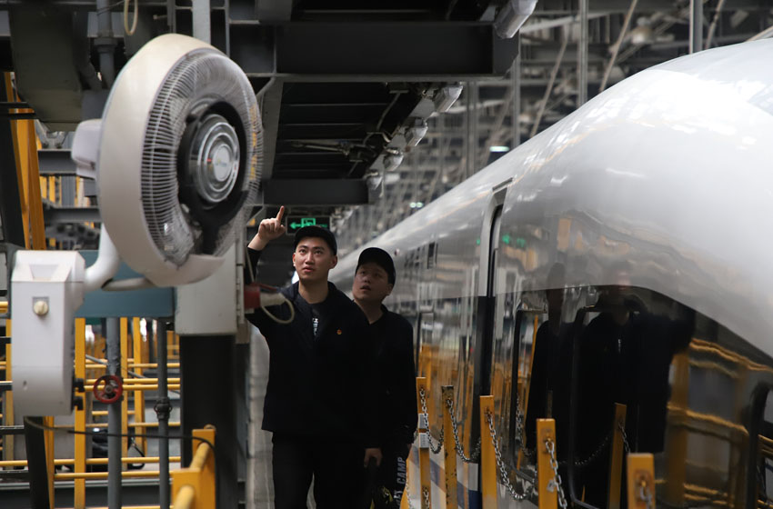 �Cе���ڌ���܇������O���M��Ѳ�z���I��Ф�� �z