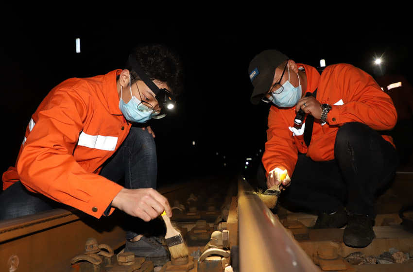 ������ĥ�r�䵽��·�ϵķe̿���Fм�������� �z