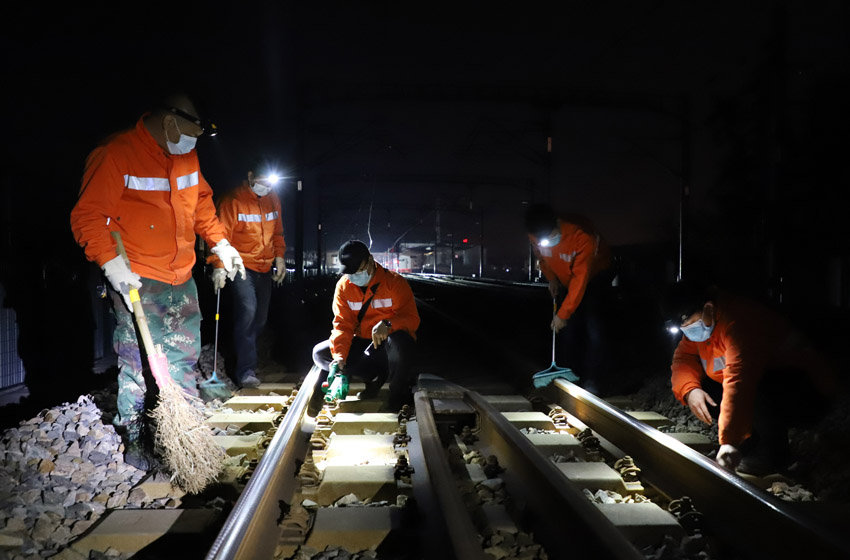 ������ĥ�r�䵽��·�ϵķe̿���Fм�������� �z