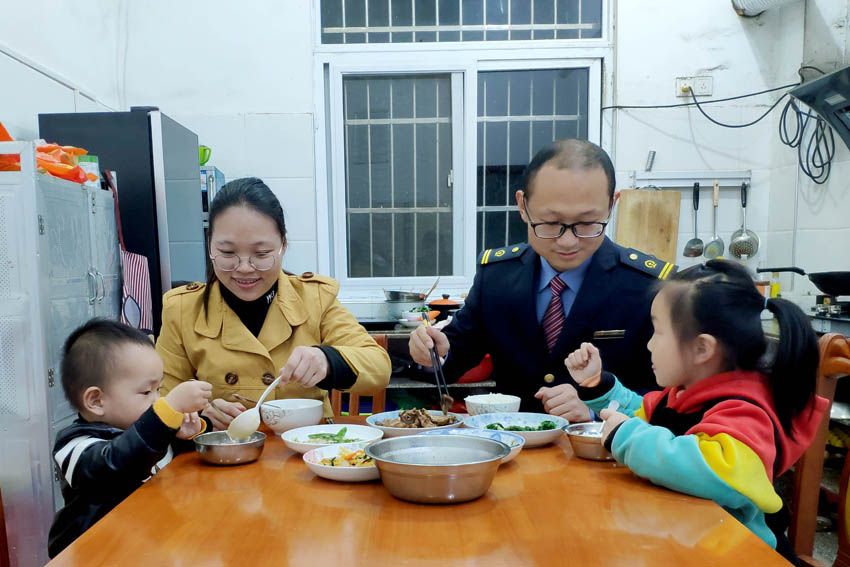 ��ռ��һ���Ӈ����ڏN���Ĳ��������Ӽ��ĵؽo����ι�����ռ����ͣ��Ů������A�������� �z