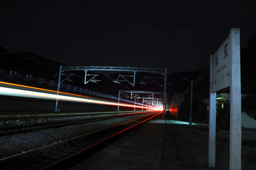 ҹ������܇�c�՚����Ħ��������ɽ���л�ʎ����  �z