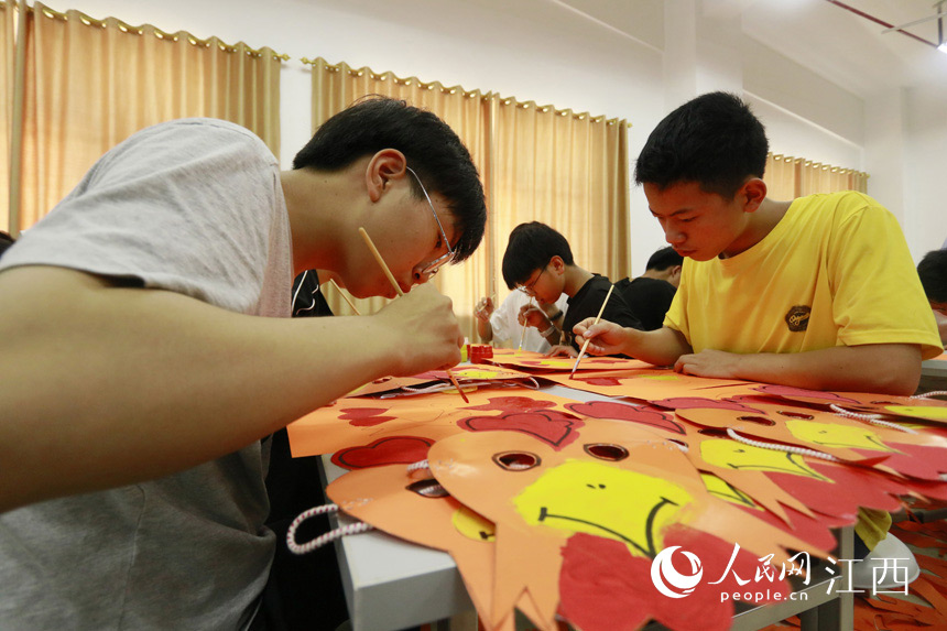 �W�����������u�족�������������־���z