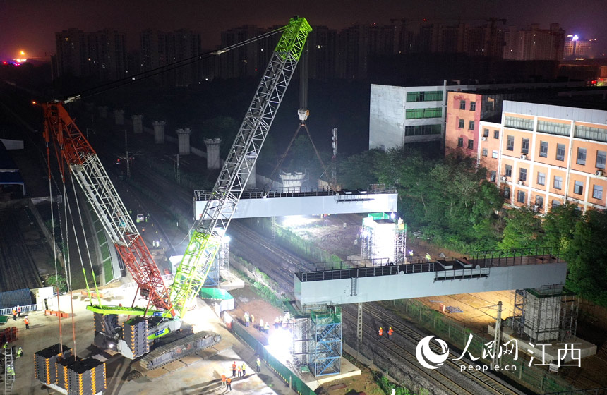 ه䓙MMеb W rz