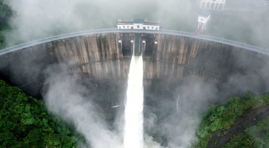江西蘆溪：水庫開閘泄洪 確保安全度汛