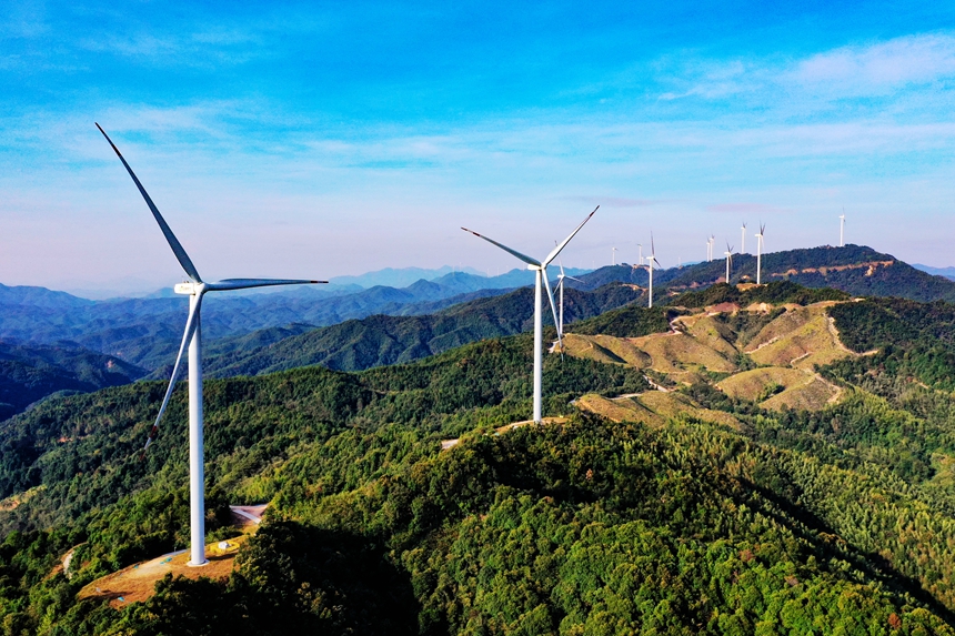 航拍鏡頭下的全南縣烏梅山風電場。李凡欽攝