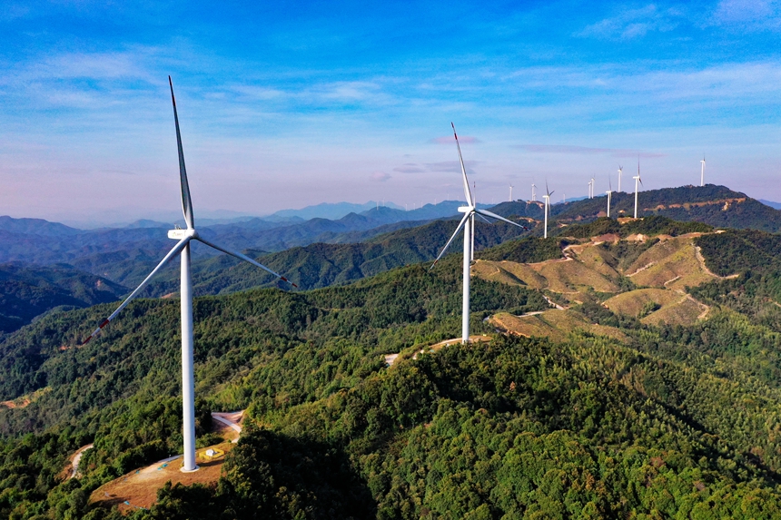 航拍鏡頭下的全南縣烏梅山風電場。李凡欽攝