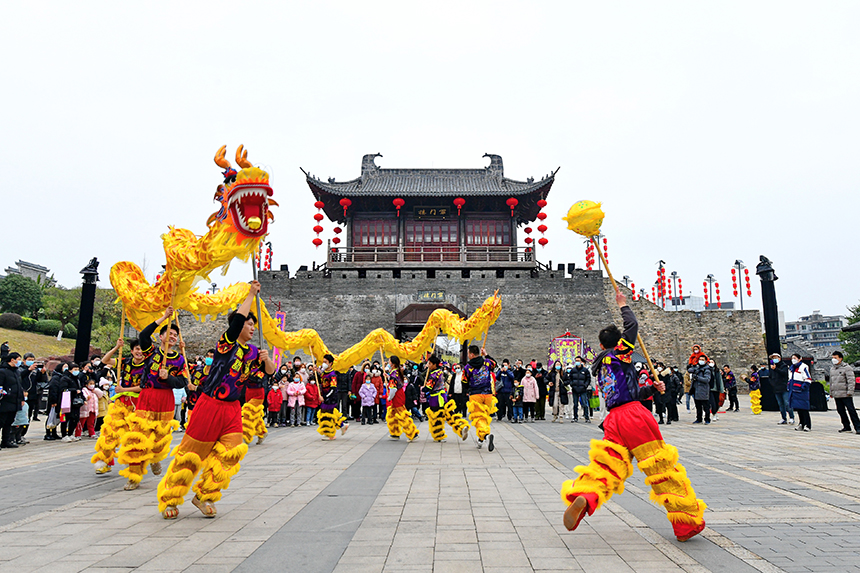 非遺民俗展演為元旦假期增添喜慶氛圍。朱海鵬攝