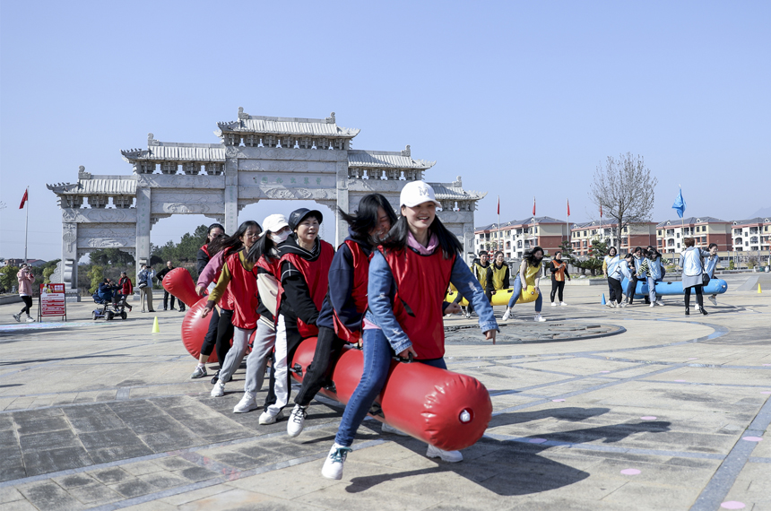 3月6日，南豐縣組織趣味活動迎接“三八”國際婦女節。章夢元攝