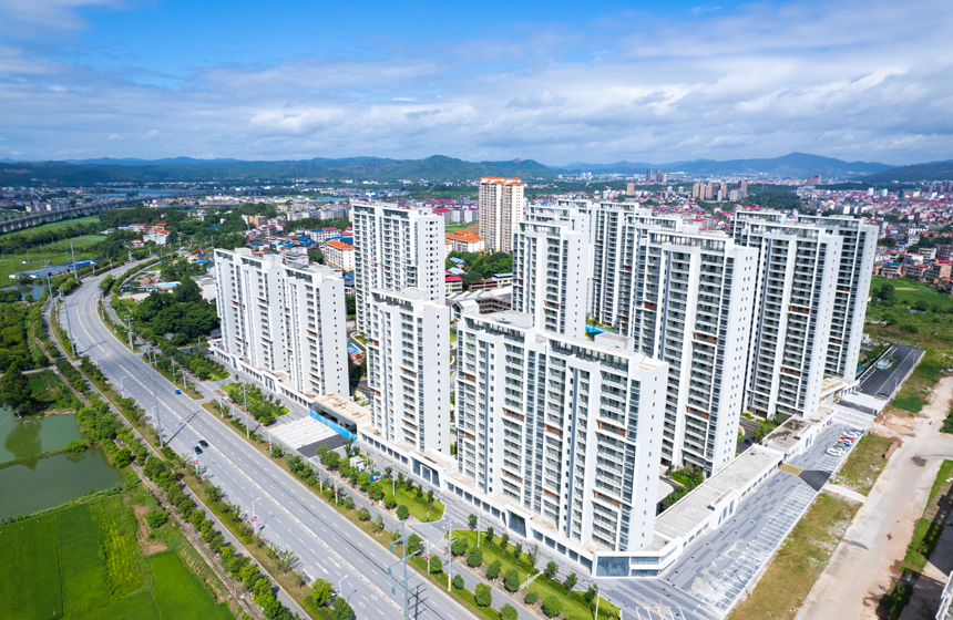 航拍建成交付使用的江西省瑞金市城南安置小區。楊鑫攝