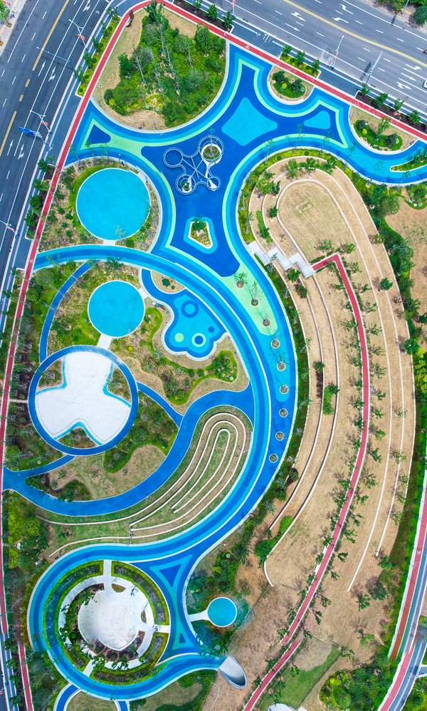 公園集休閑健身、觀賞游覽、文化娛樂于一體，成為市民親近自然、休閑健身的好去處。楊鑫攝