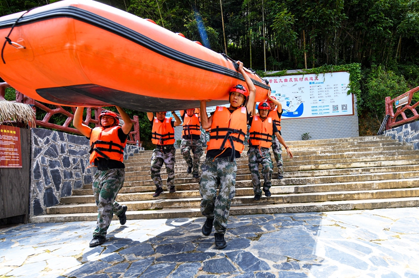 防汛搶險應急演練活動現場。詹繼成攝