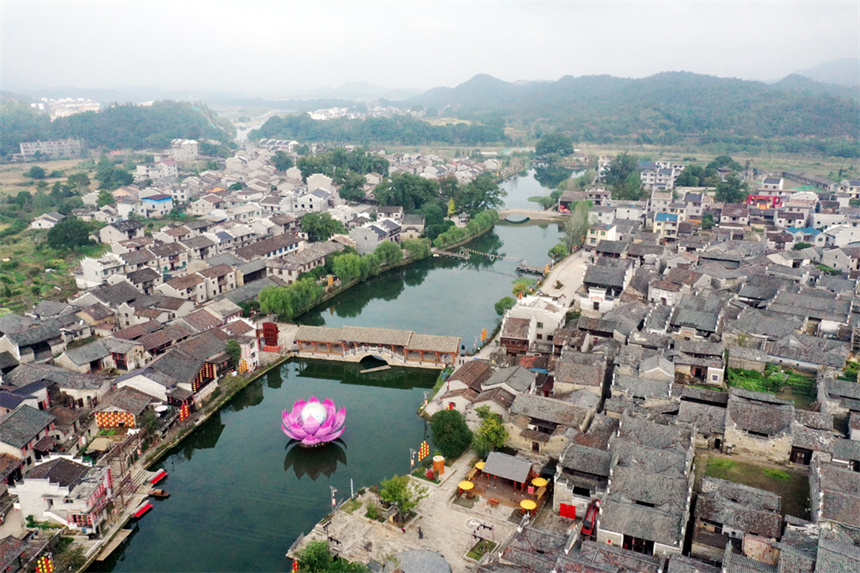 航拍鏡頭下的樂安縣流坑古村。 人民網記者 時雨攝