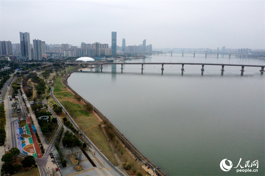 3月3日贛江南昌段水位實況。受持續降雨影響，水位上漲。 人民網記者 時雨攝