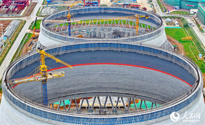 九江市湖口縣高新技術產業園區的一家火力發電廠二期2×1000MW項目建設點施工火熱。人民網 朱海鵬攝