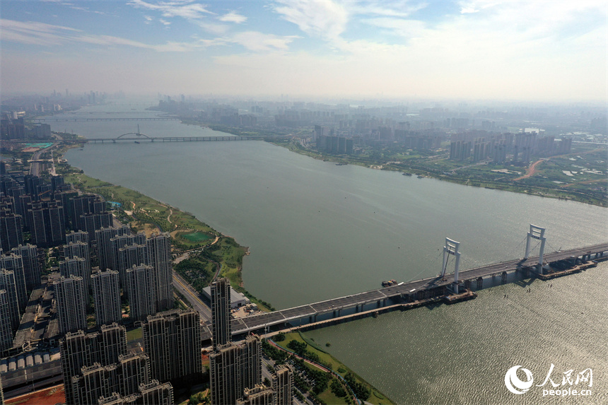 新建的洪州大橋主線實現通車。人民網記者 時雨攝