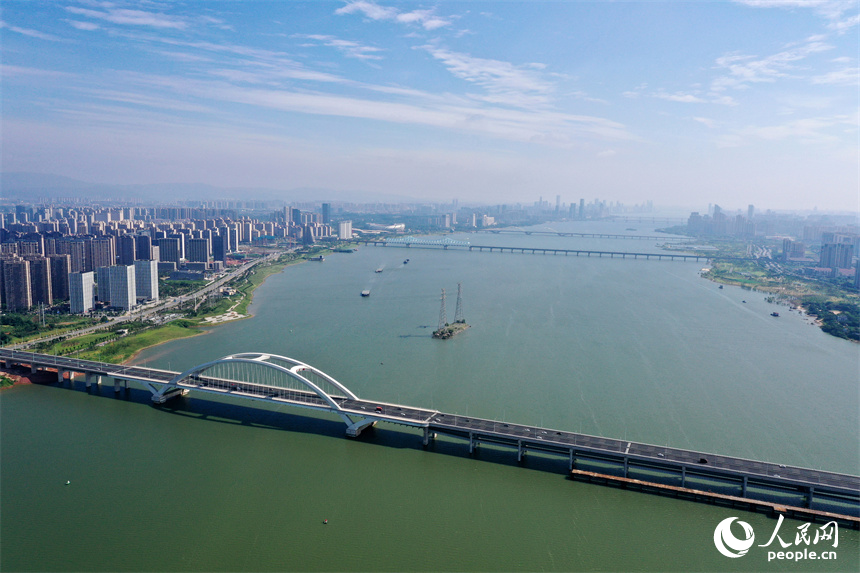 新建的復興大橋主線實現通車。人民網記者 時雨攝
