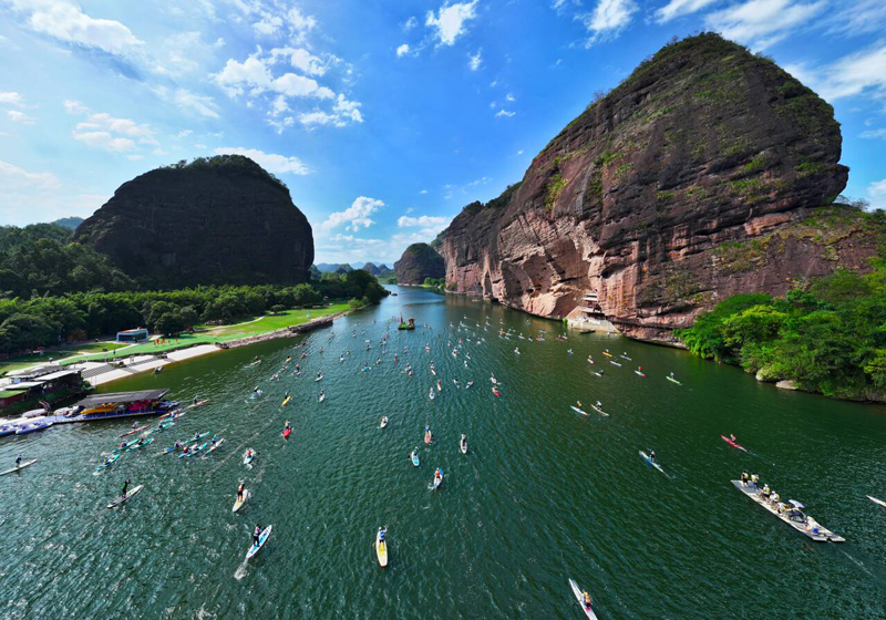 9月8日，2024“龍虎天下絕”龍虎山第三屆槳板大賽開賽。劉志琨攝