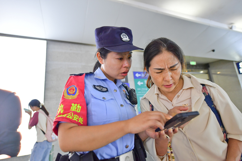 南昌站迎國慶假期返程客流高峰。沈鵬攝
