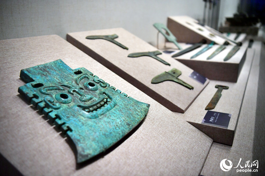 銅嶺銅礦遺址博物館內展出的與銅相關的展品。人民網記者 時雨攝