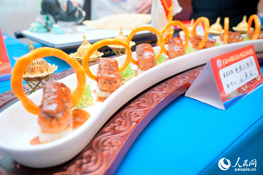 活動現場展示的贛菜。人民網記者 時雨攝