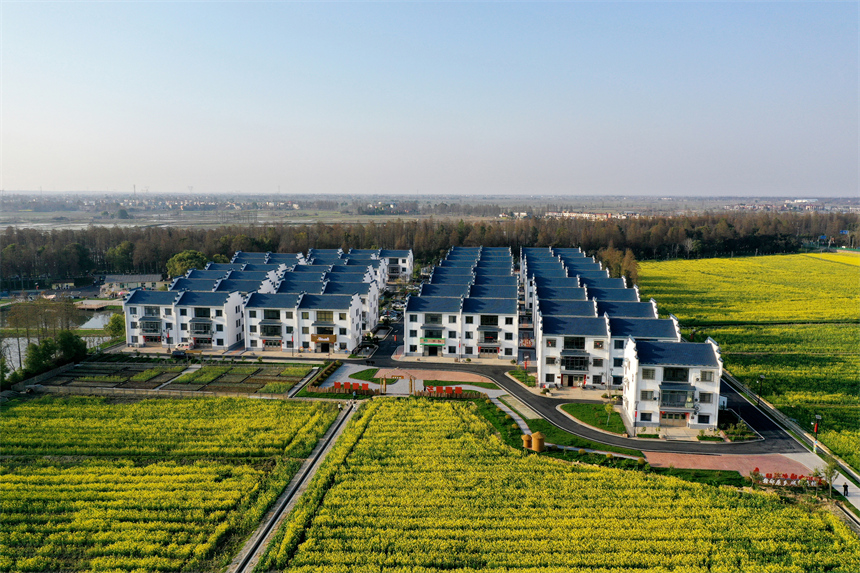 航拍鏡頭下，南昌縣南新鄉山上村山上新村呈現宜居和美的農村新貌。人民網記者 時雨攝