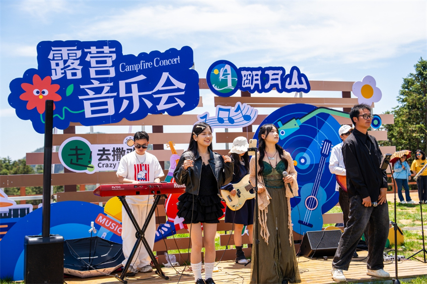 明月山山頂的露營音樂會。陳磊攝